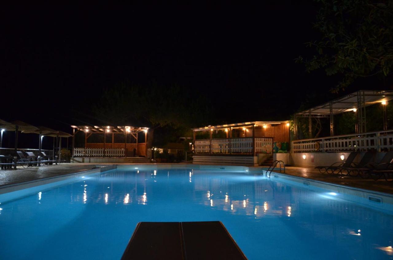 Aparthotel Apolafsi Lixouri Exteriér fotografie